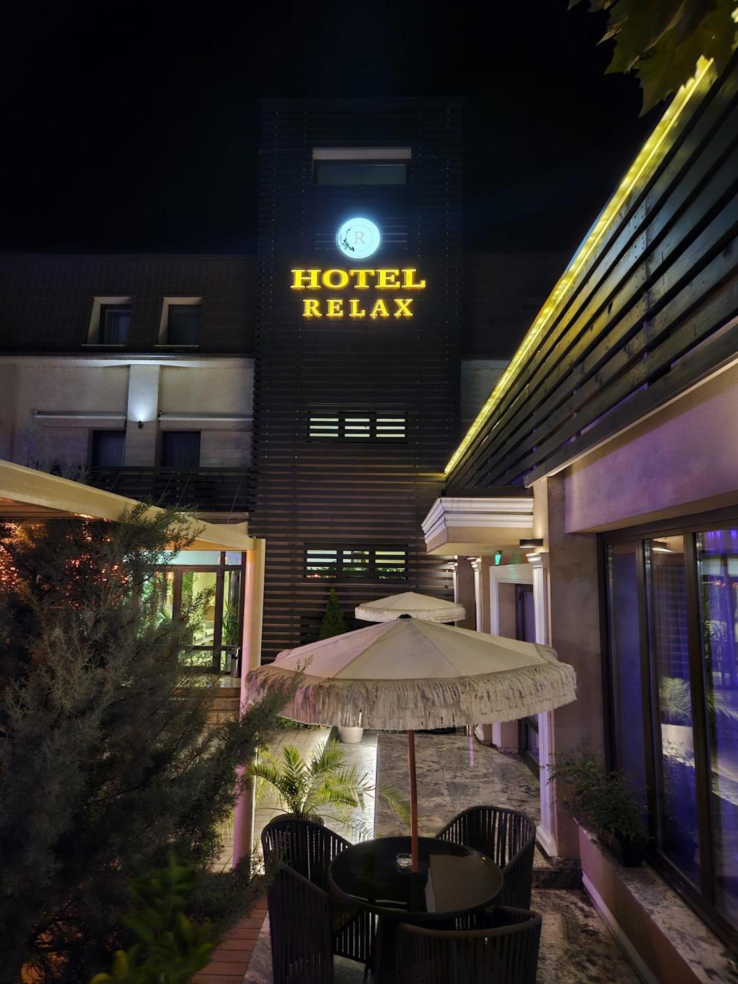 Hotel Relax クラヨーヴァ エクステリア 写真